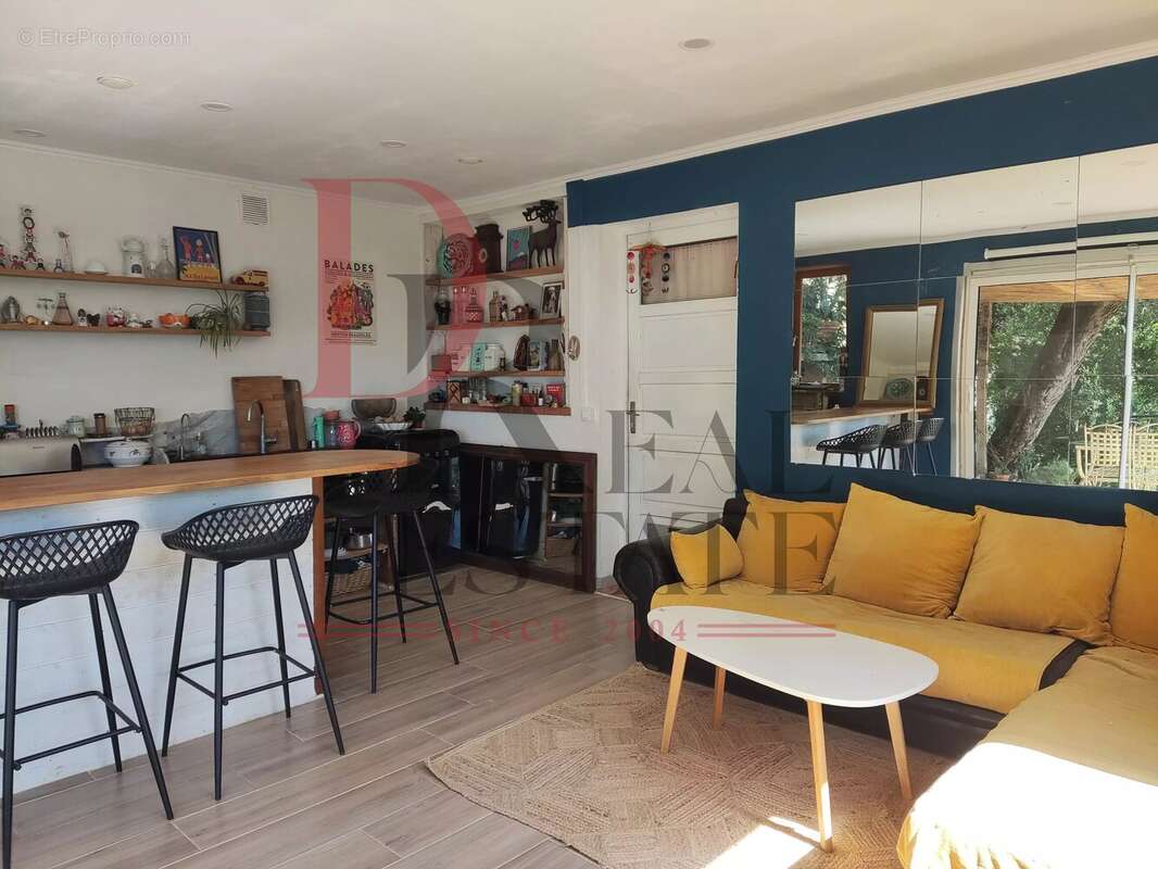Appartement à CASTELLAR