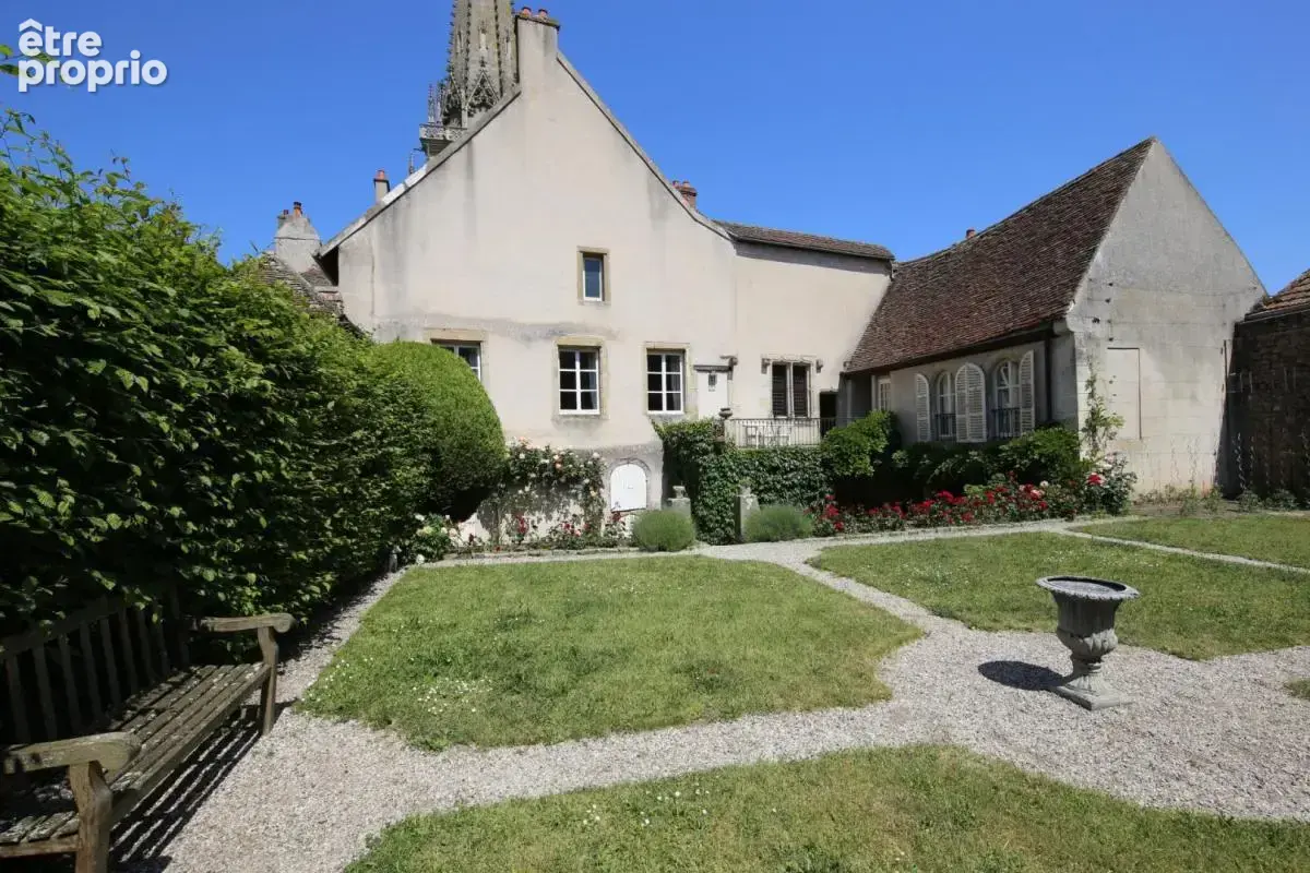 Ancienne maison Canoniale idéalement située en plein coeur historique avec jardin à la française - photo 8