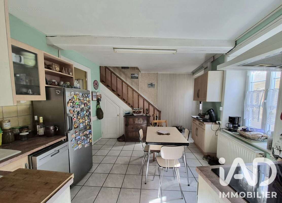 Maison 115 m² à Saint-Barthelemy-Lestra  - photo 4
