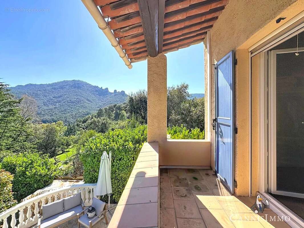 Maison à MANDELIEU-LA-NAPOULE