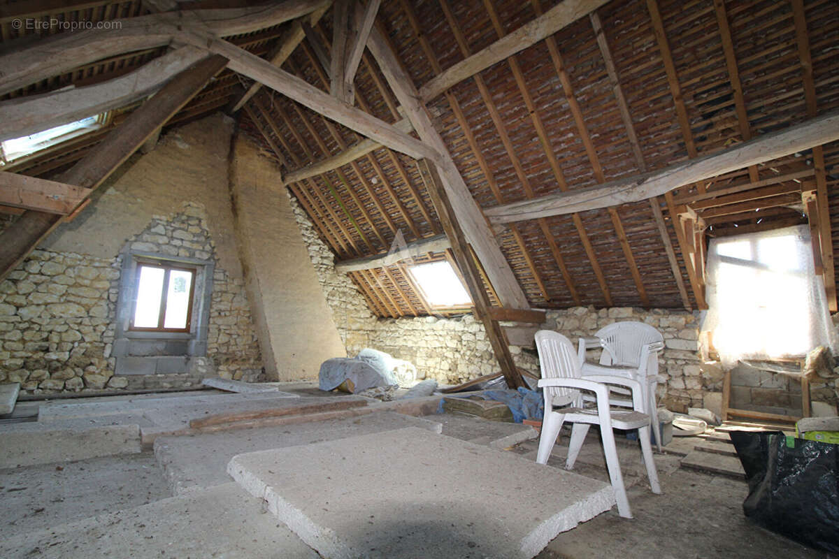 maison/grange  a restaurer - photo 5