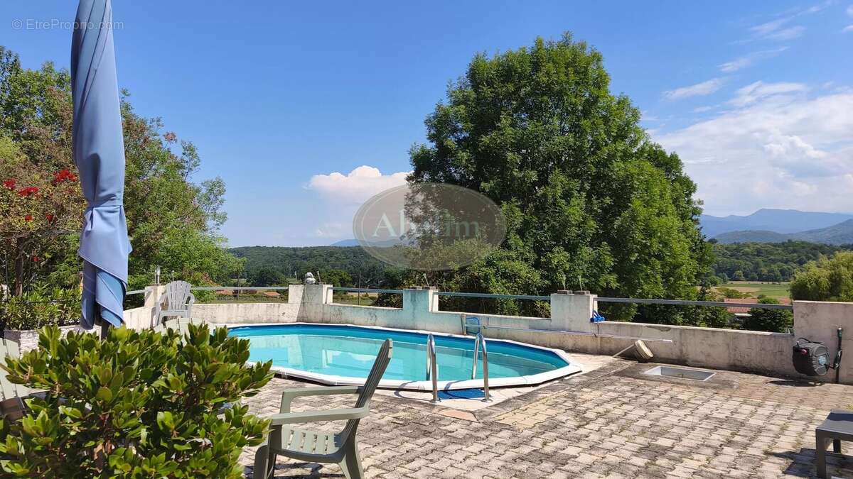 Maison à POINTIS-INARD