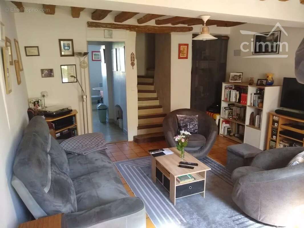 Maison à ISLES-LES-MELDEUSES
