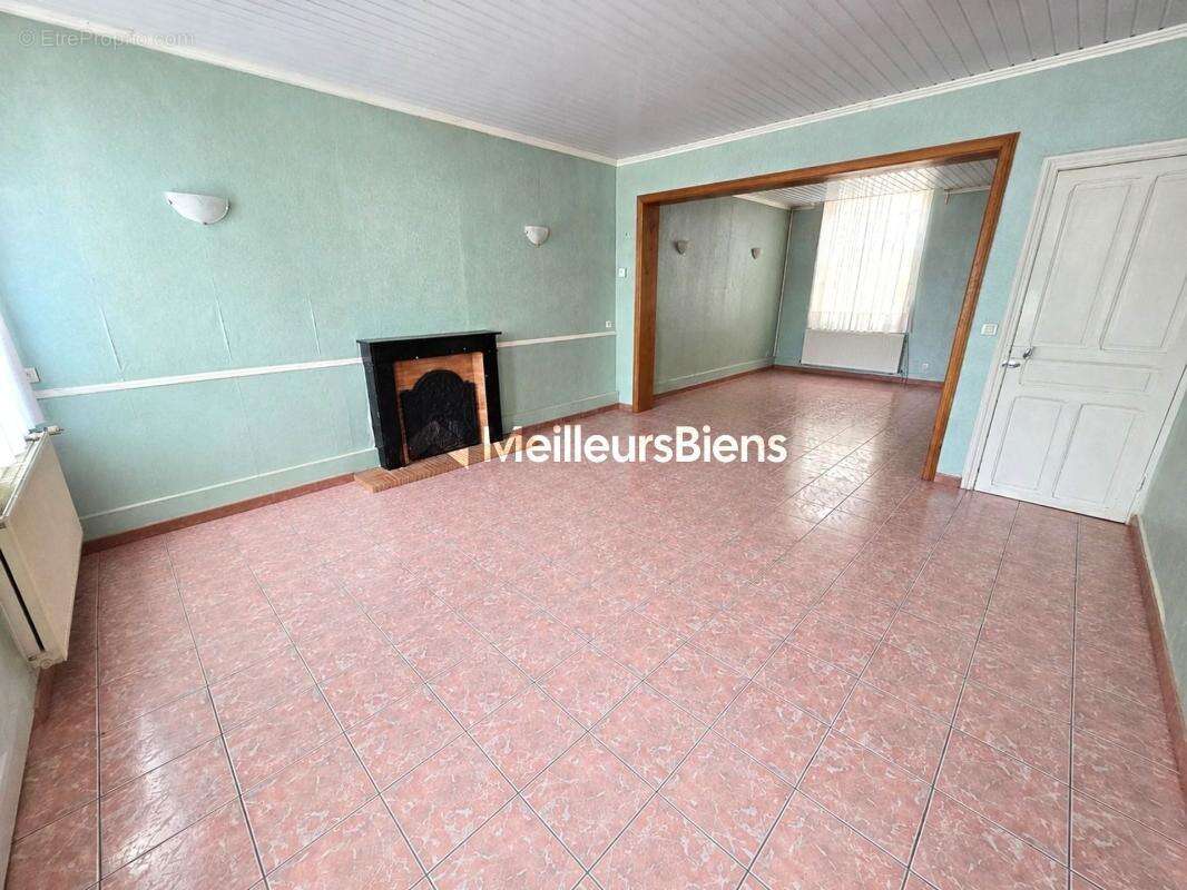 Maison 132 m² à Maubeuge avec 4 chambres, garage et jardin - photo 3