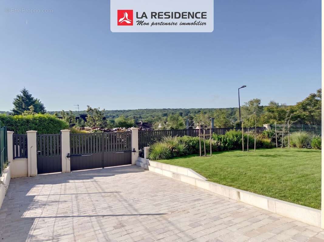 Maison 142 m² à L'etang-La-Ville  - photo 5