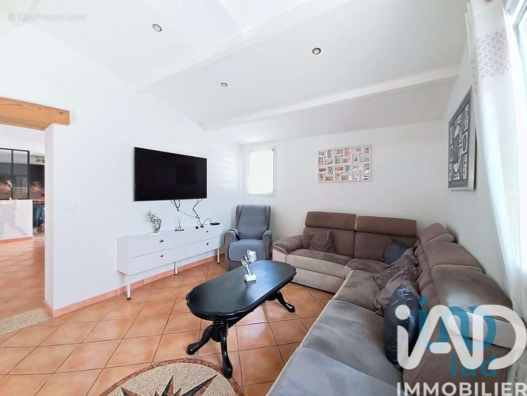 Maison 89 m² à Thuir  - photo 4