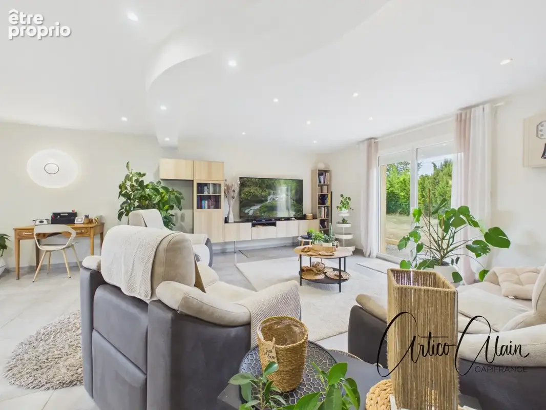 Maison de plain-pied 200 m² avec appartement indépendant et piscine - photo 3