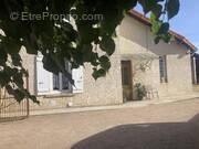Photo 1 - Maison à POUILLY-SOUS-CHARLIEU
