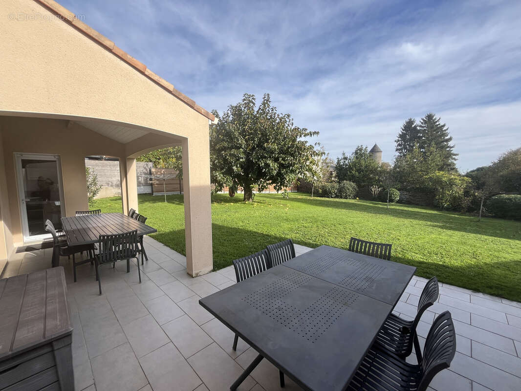 Maison à LE CELLIER