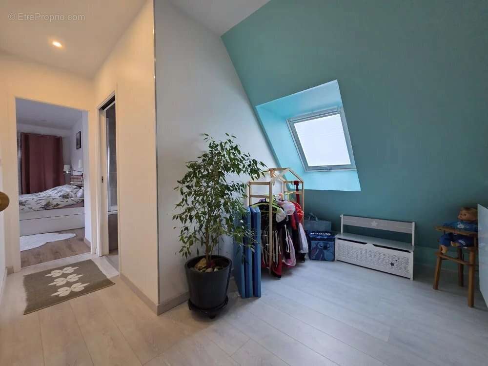 Maison à MIRIBEL-LANCHATRE