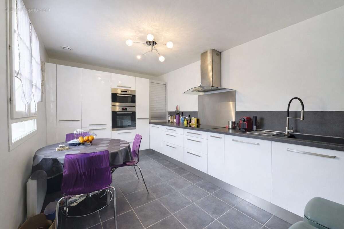 Maison à LA CHAPELLE-EN-SERVAL