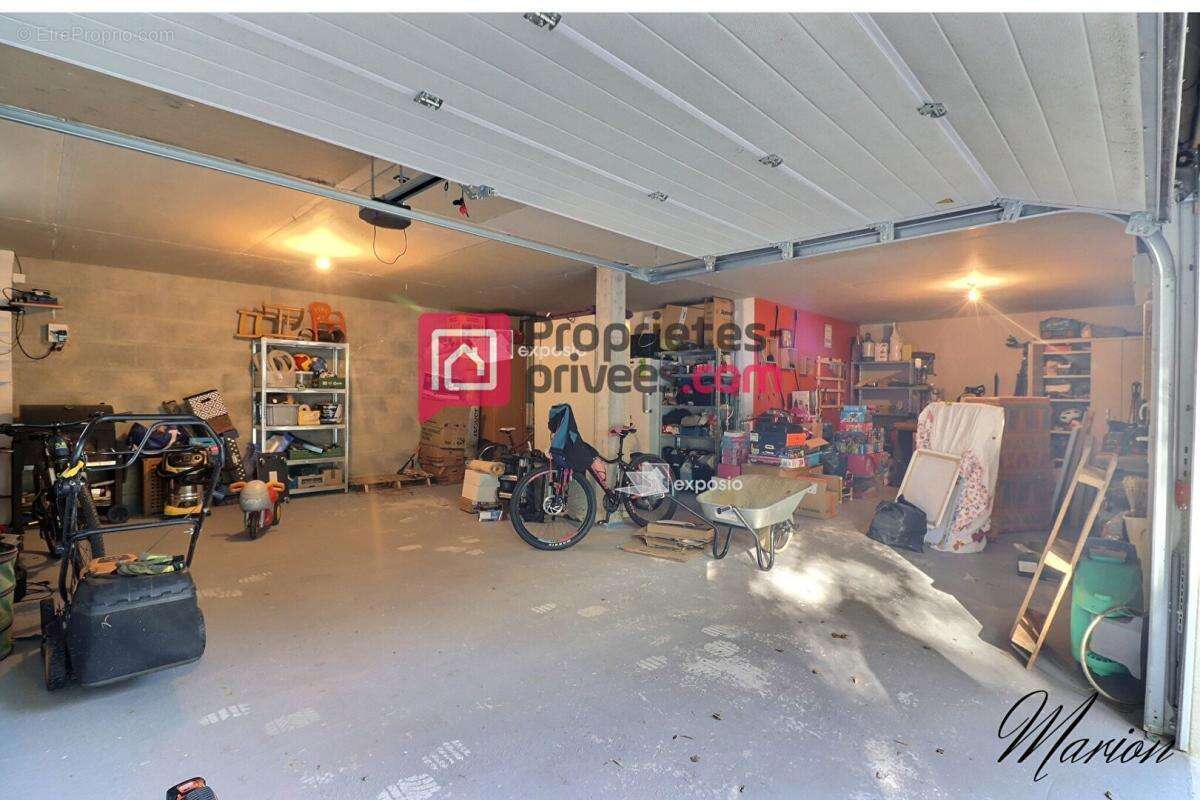 Maison à LA NEUVILLE-ROY