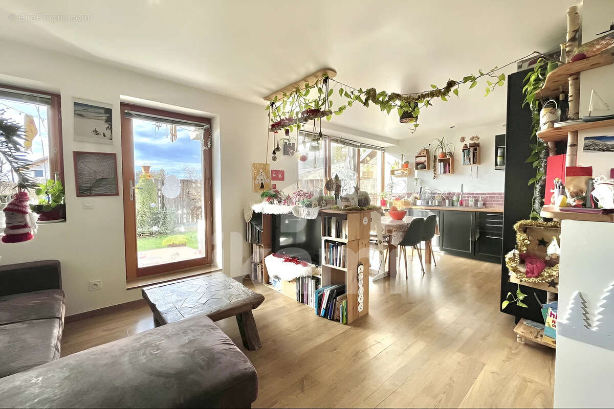 Appartement à GROISY