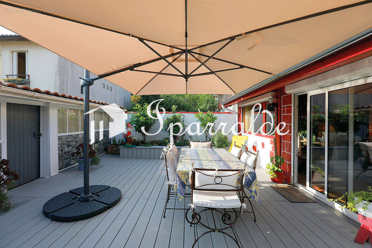 Grande maison familiale F5 lumineuse avec garage, double terrasse et beaux volumes - photo 9