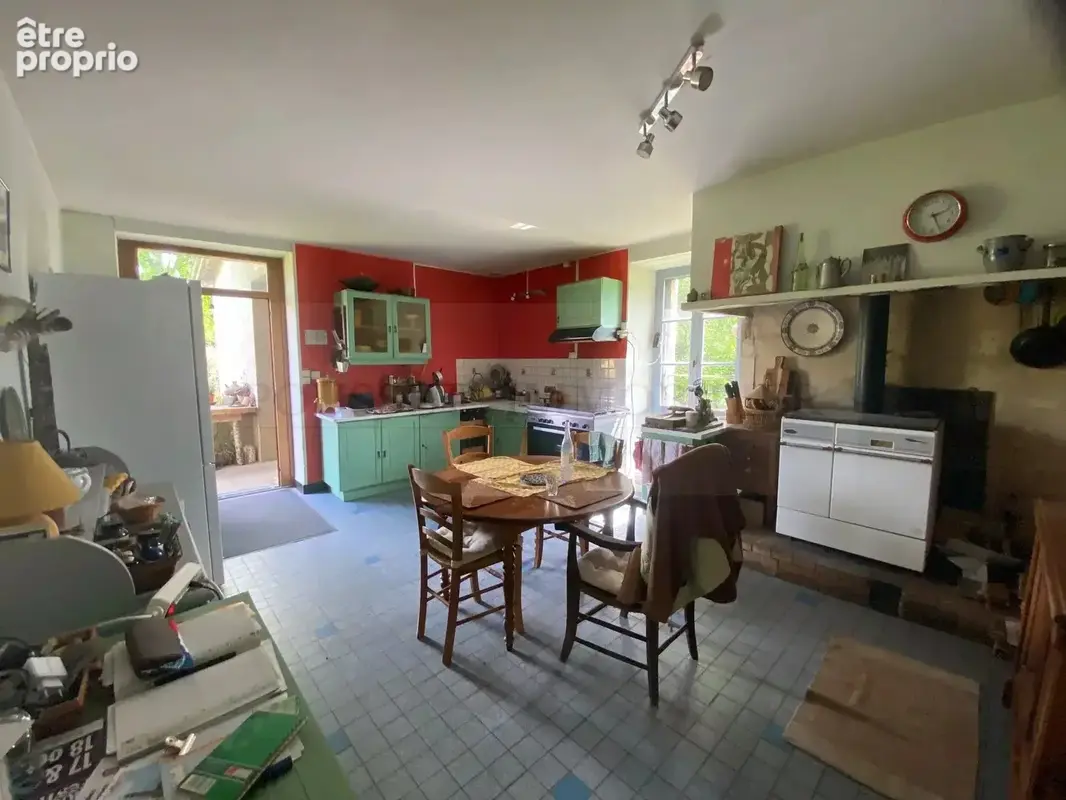 Joie propriété en pierre, comprenant une maison d’habitation, un appartement indépendant, une grande grange en pierre et dépenda - photo 6