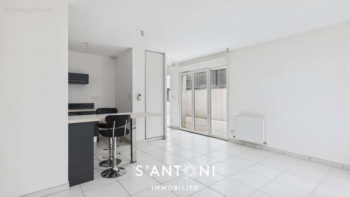 Appartement à VILLENEUVE-LES-BEZIERS