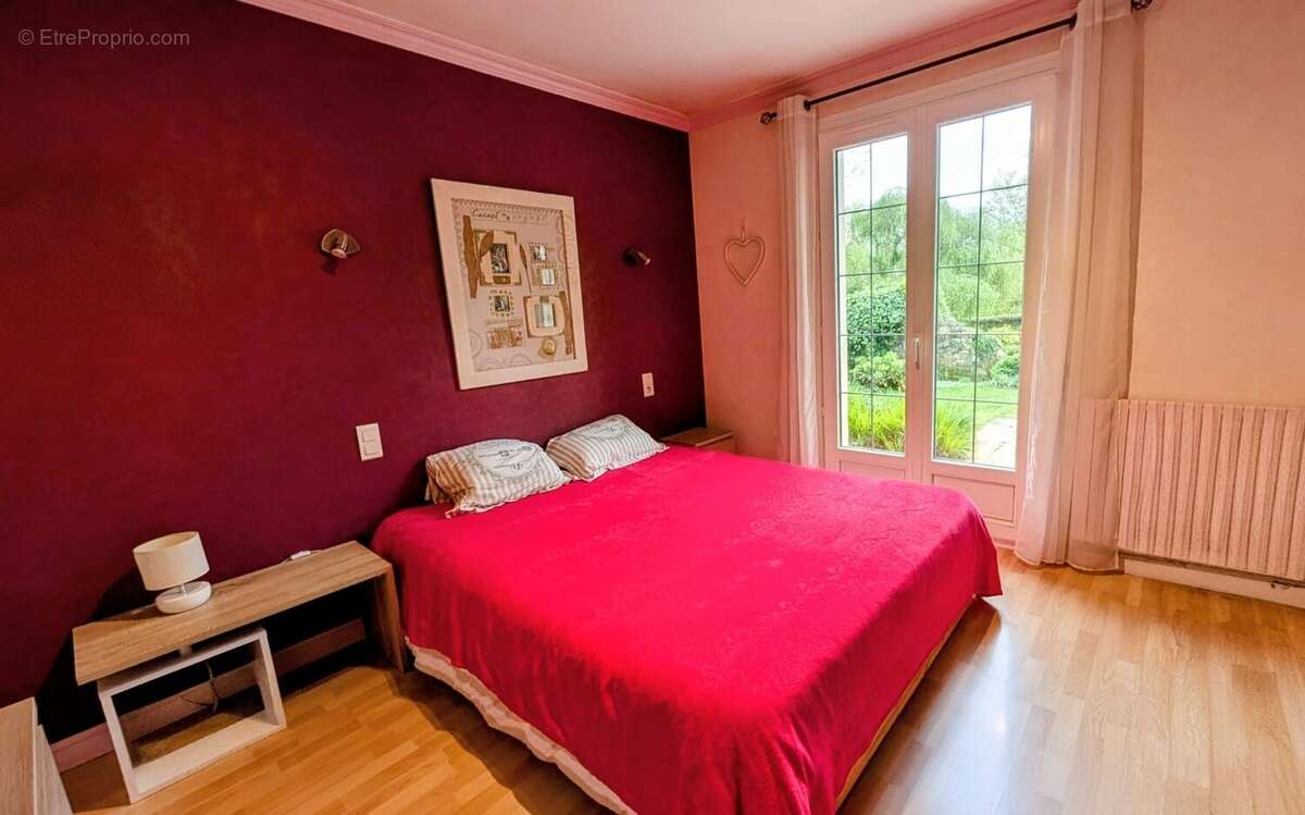 suite parentale chambre et salle d'eau privative  - Maison à HILLION