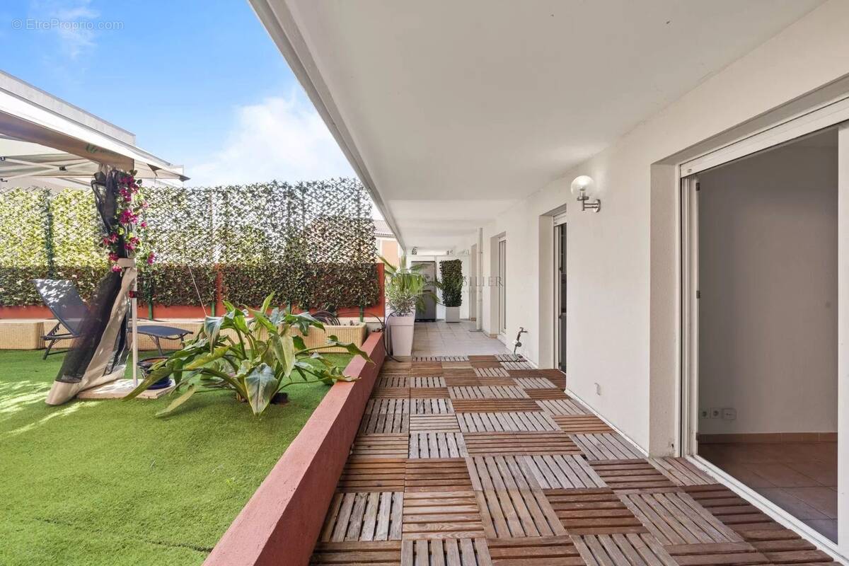 Appartement à MANDELIEU-LA-NAPOULE