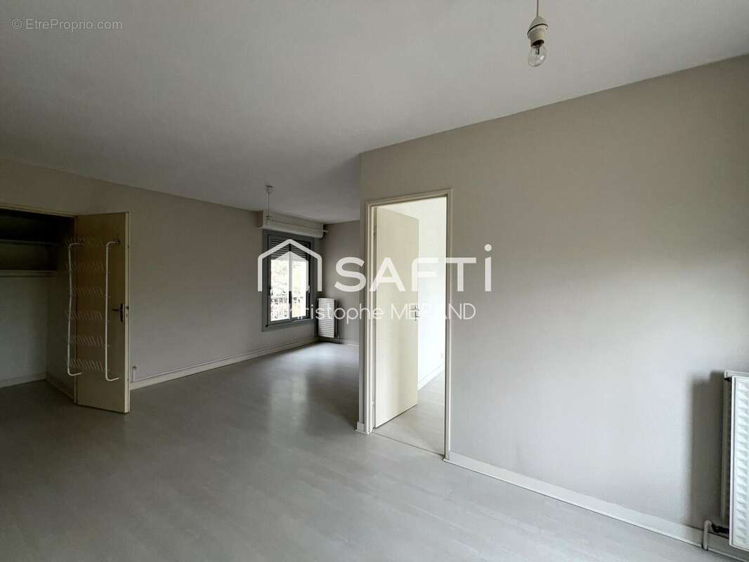 Photo 8 - Appartement à CHATELLERAULT