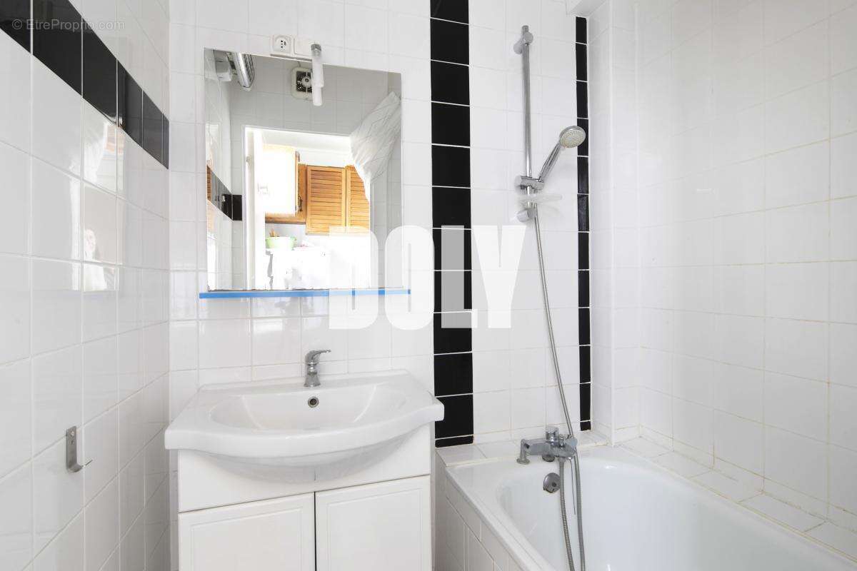 Appartement à PARIS-14E