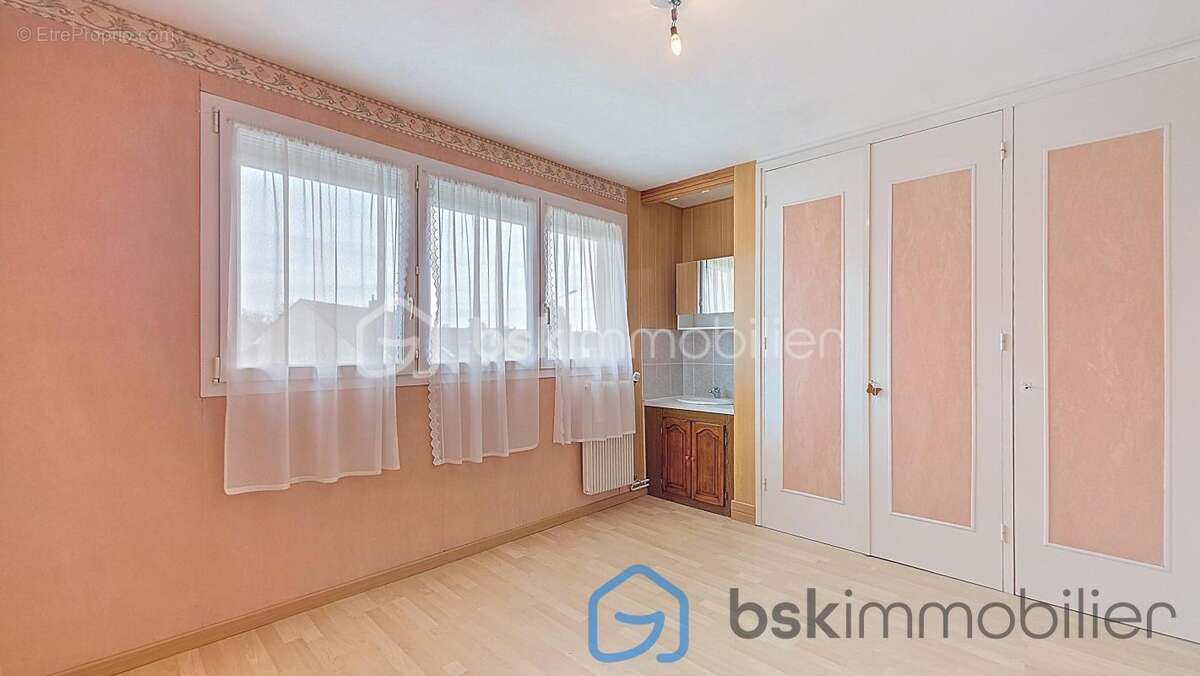 Maison à DOUCHY-LES-MINES