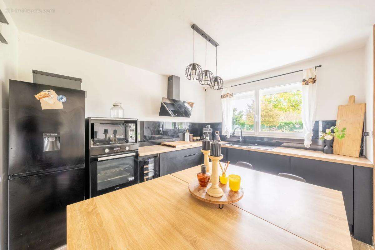 Maison à LES EGLISOTTES-ET-CHALAURES