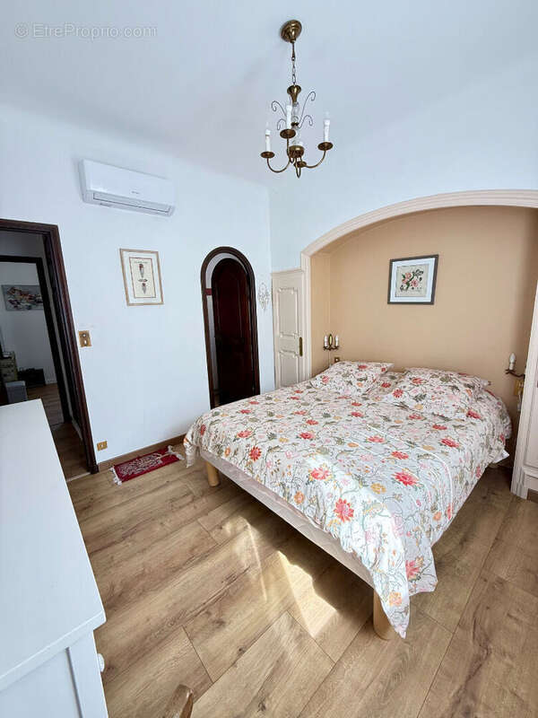 Une maison familiale où il fait bon vivre, au coeur du village de Mallemort! - photo 11