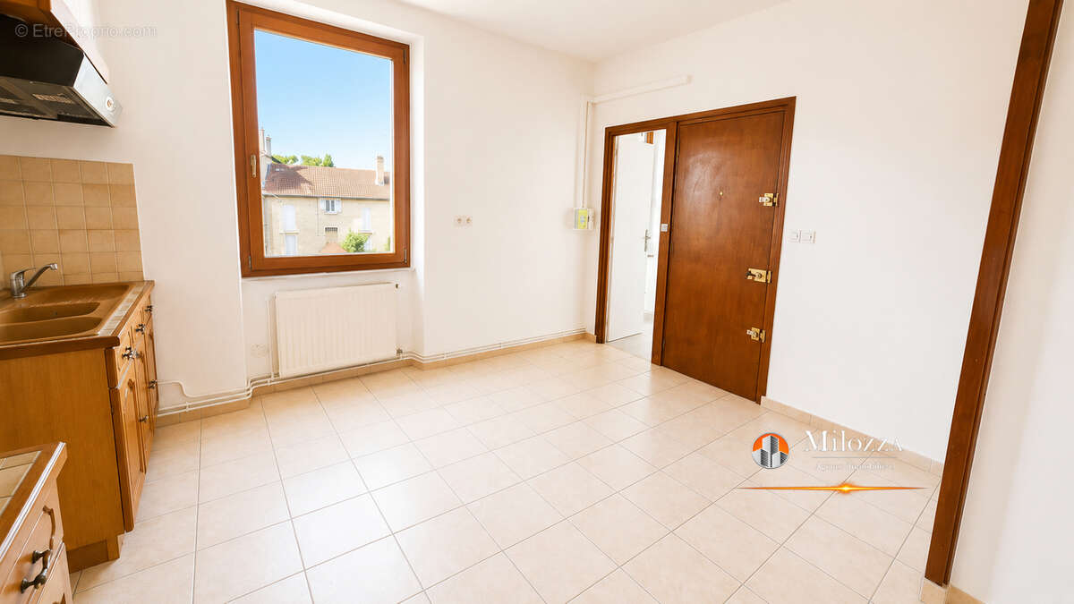 Appartement à NIVOLAS-VERMELLE