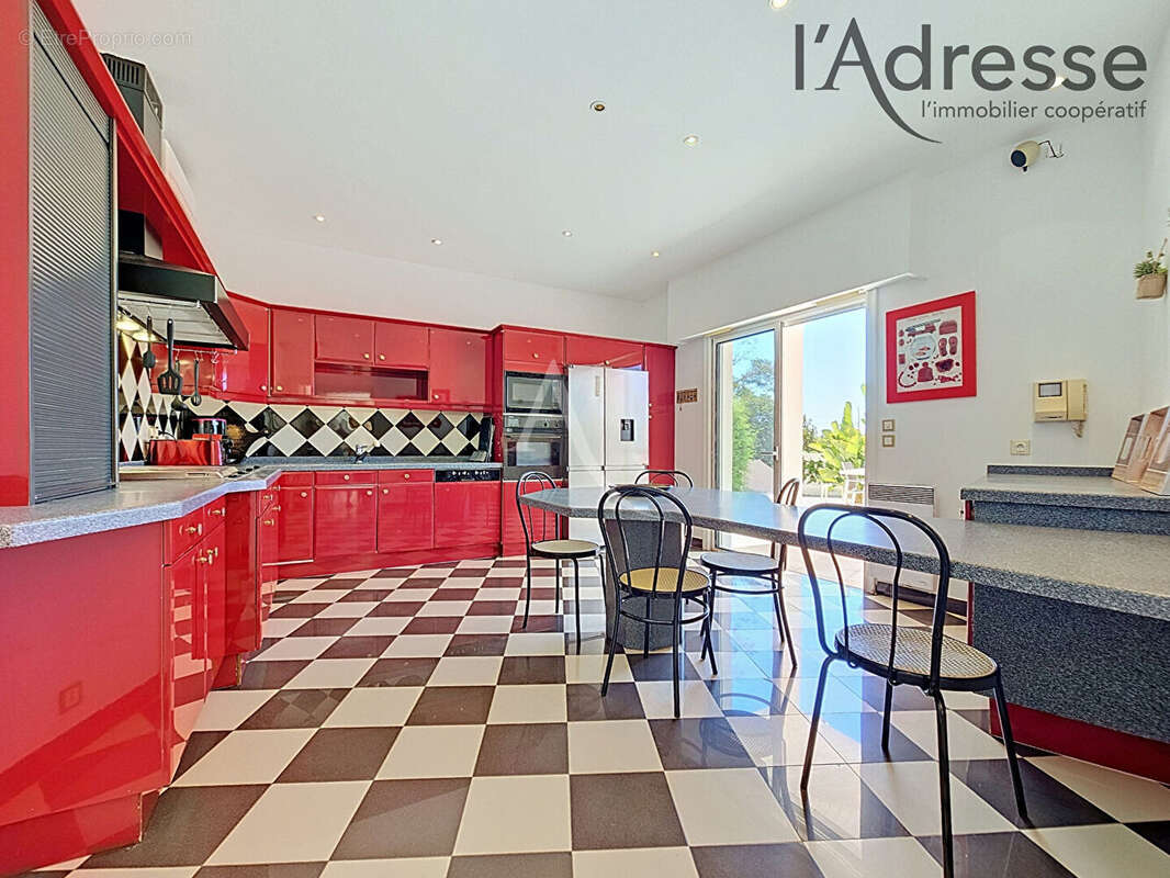 Villa d'exception sur les hauteurs de Mandelieu ! - photo 7