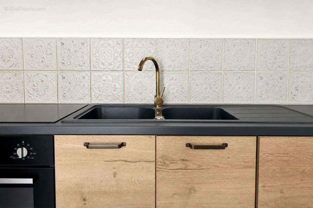 Maison 190 m² rénovée avec goût – DPE C – Jardin & dépendances - photo 6