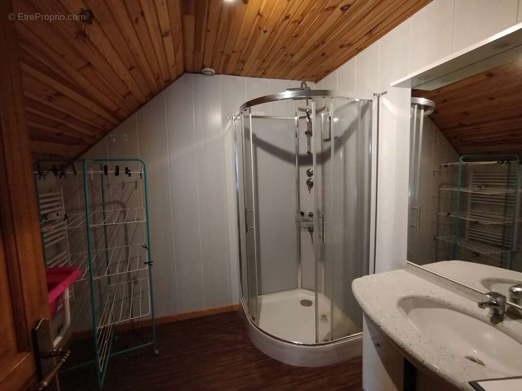 Appartement à BESSE-ET-SAINT-ANASTAISE