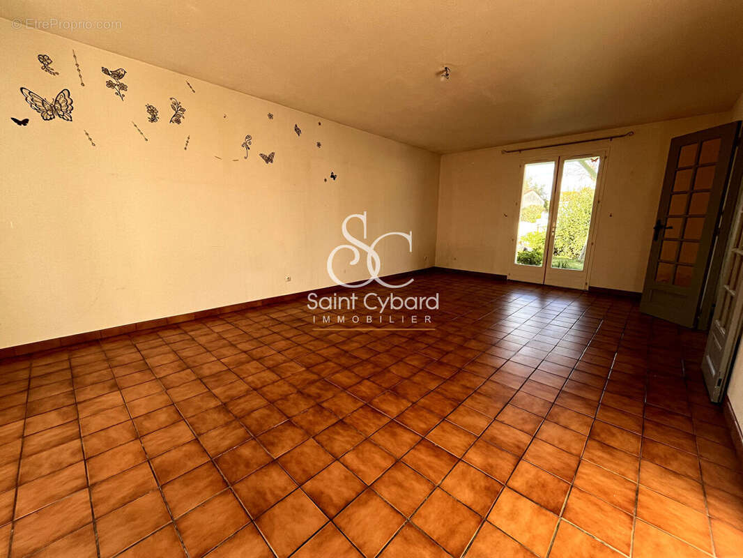 Maison à SAINT-YRIEIX-SUR-CHARENTE