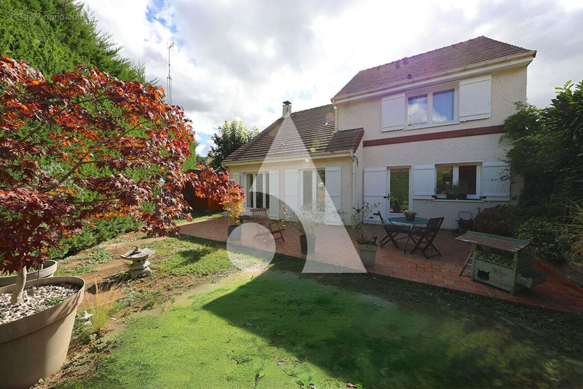 Maison à SOISY-SUR-SEINE