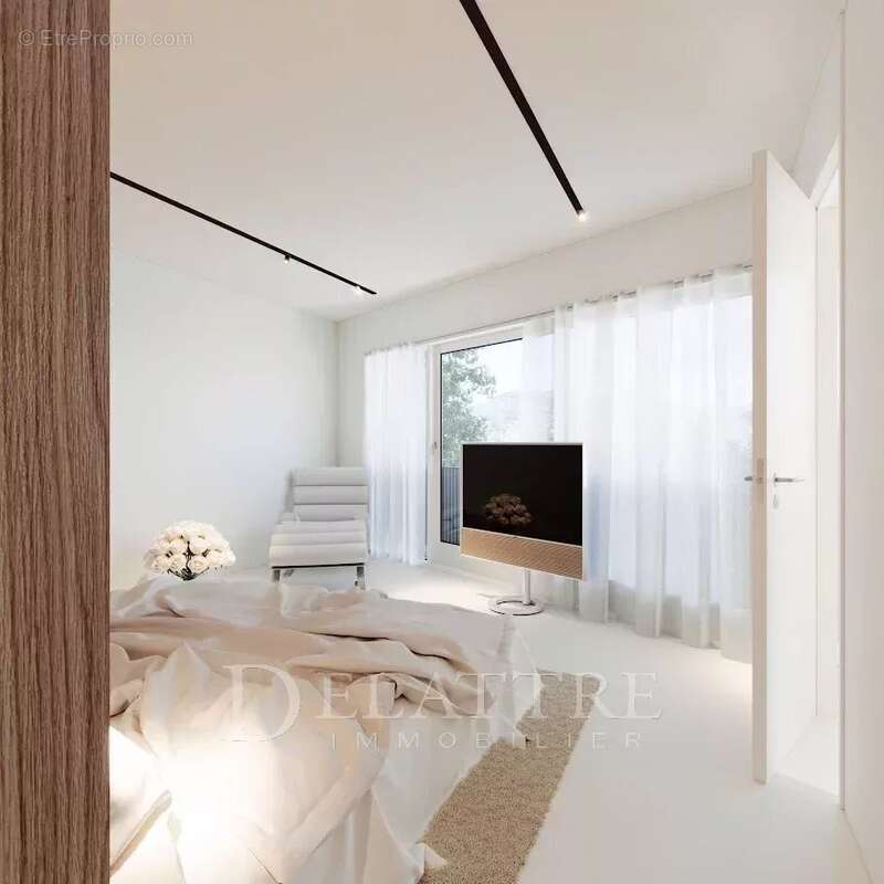 Maison à CHATEAUNEUF-GRASSE