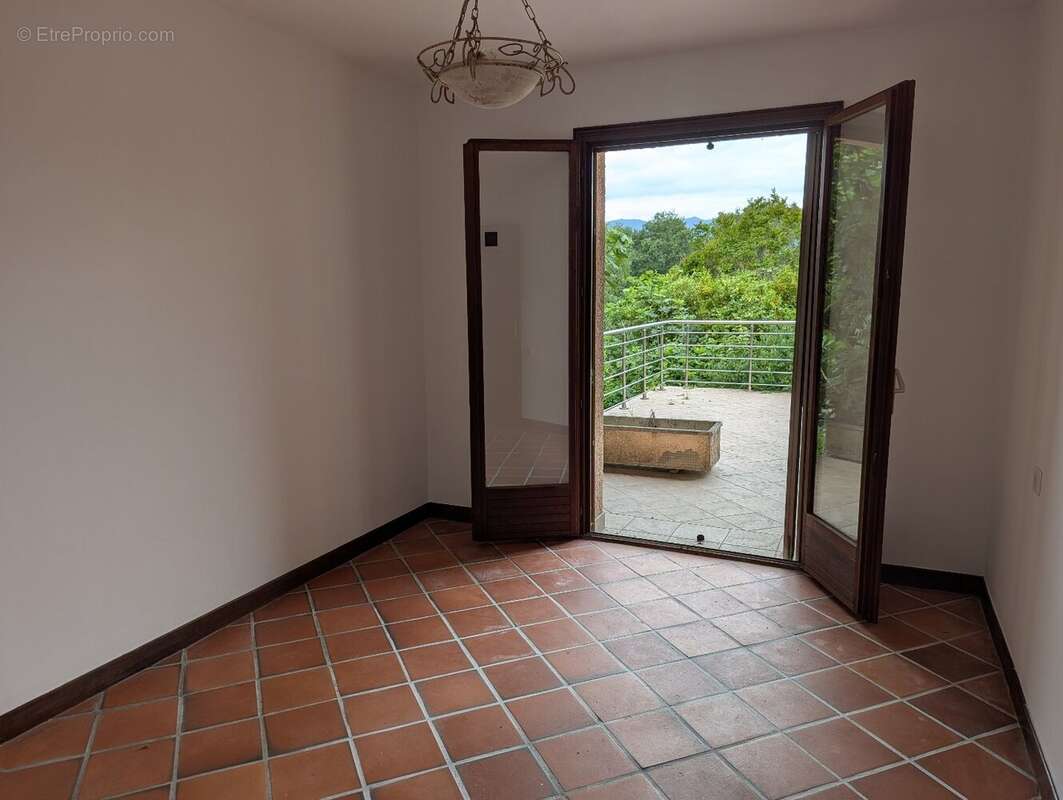 Maison individuelle sur 3600 m² - photo 8