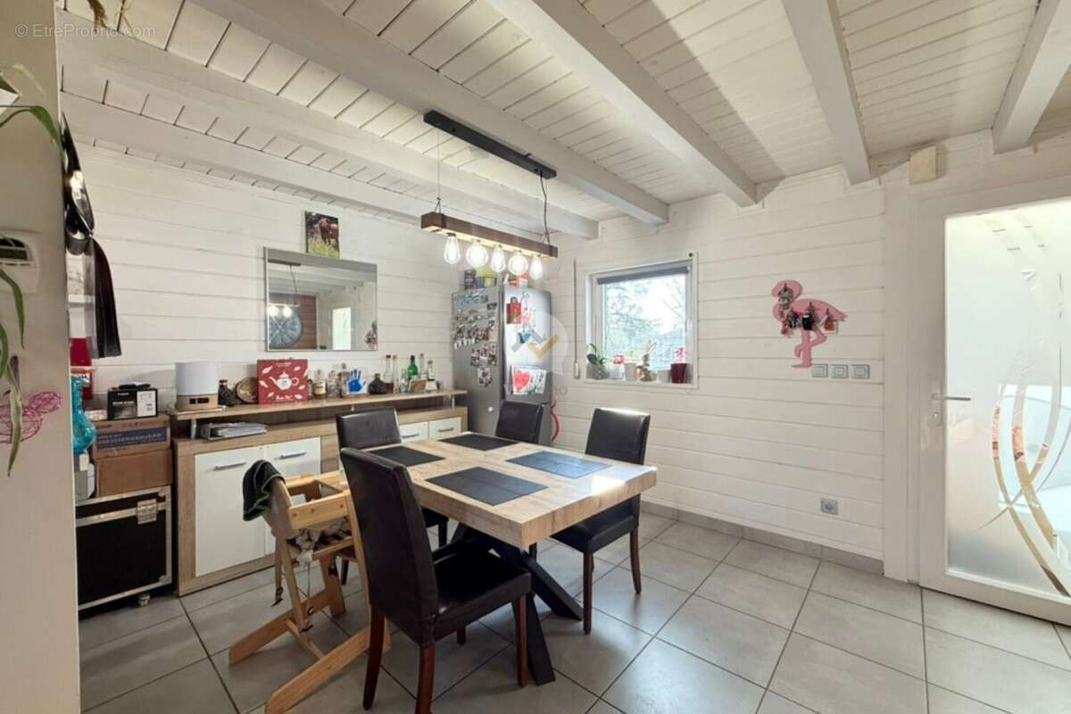 Maison à WOLFERSDORF