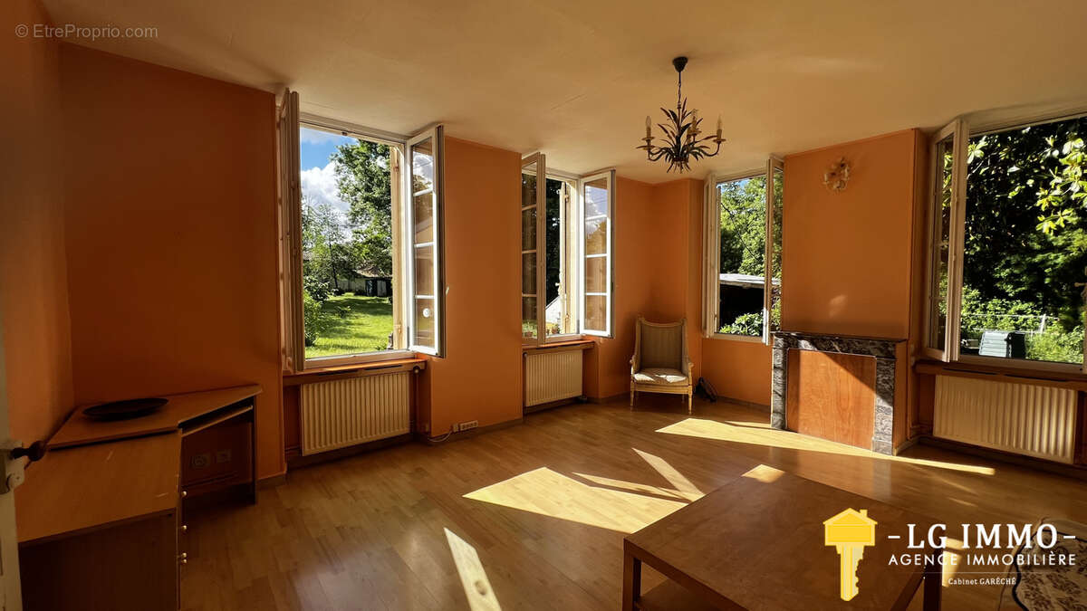 Maison à MIRAMBEAU