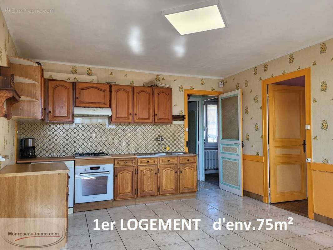 Ensemble Immobilier : 2 logements + dépendances + jardin (constructible) - photo 5
