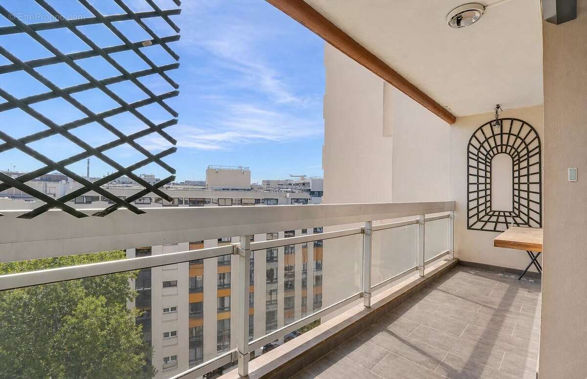Appartement à LES LILAS