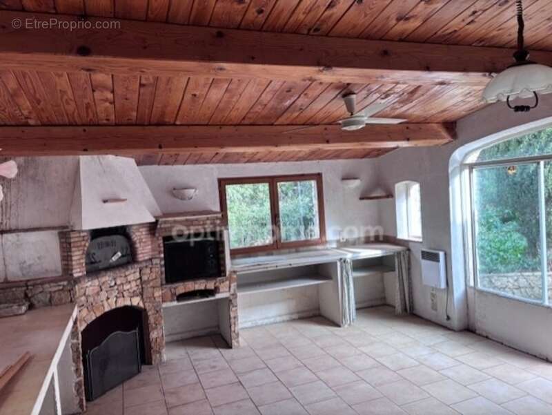 Maison à LA ROQUEBRUSSANNE