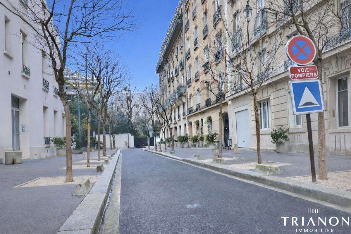 Appartement à NEUILLY-SUR-SEINE