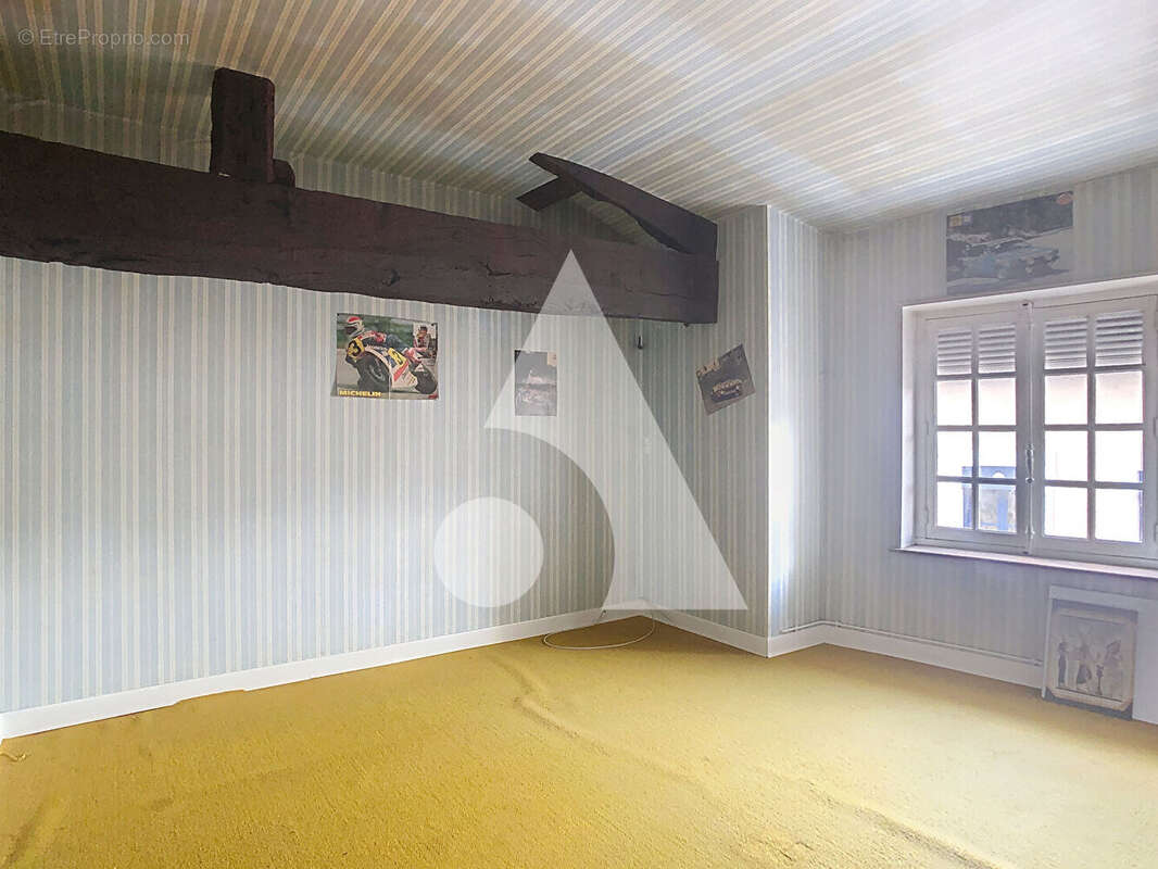 Maison à SAINT-SYMPHORIEN-SUR-COISE