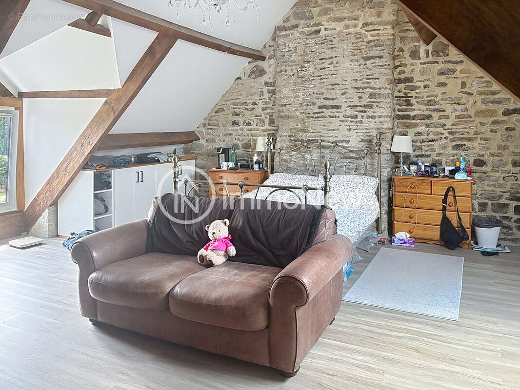 Maison 152 m2 au calme avec gite sur terrain 5000 m2 a 5 minutes de sourdeval - photo 10