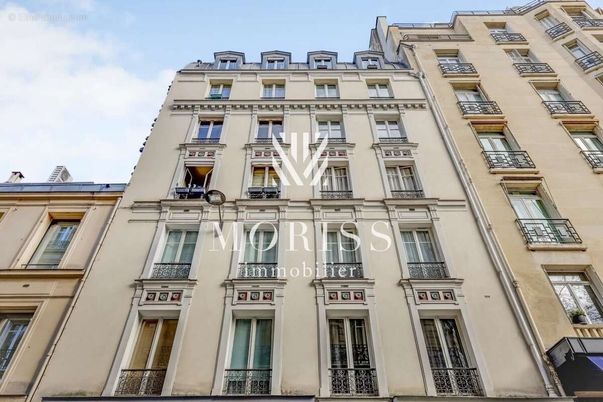 Appartement à PARIS-17E