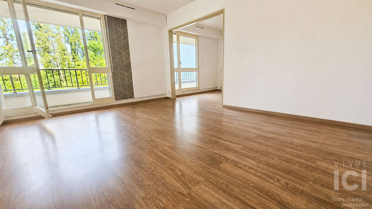 Appartement à SAINTE-LUCE-SUR-LOIRE