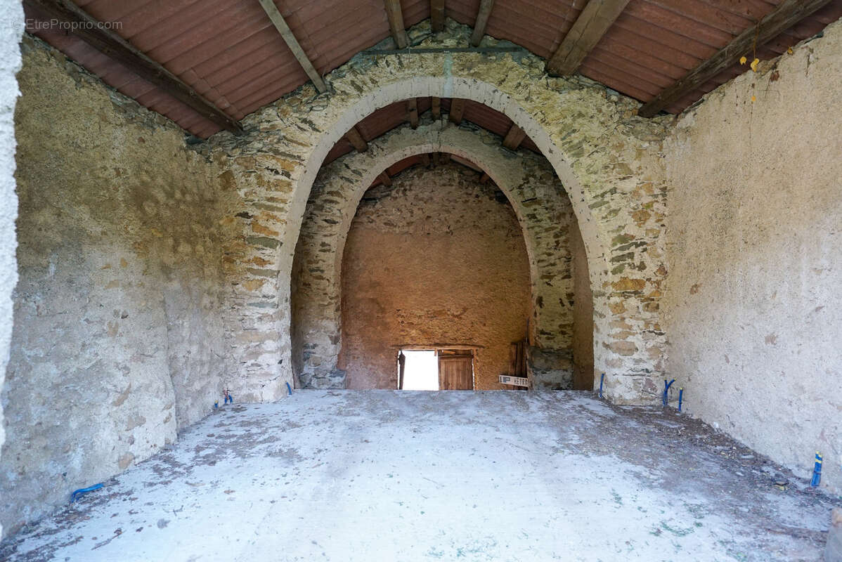 Maison à CASTANET-LE-HAUT