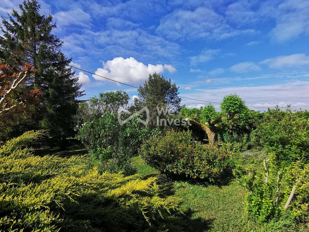 Maison à PRIGNAC-ET-MARCAMPS