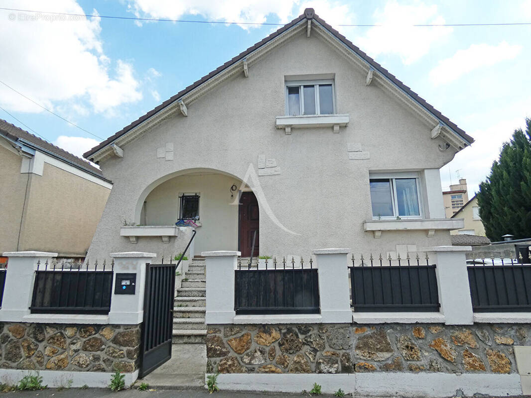 Maison à VILLEMOMBLE