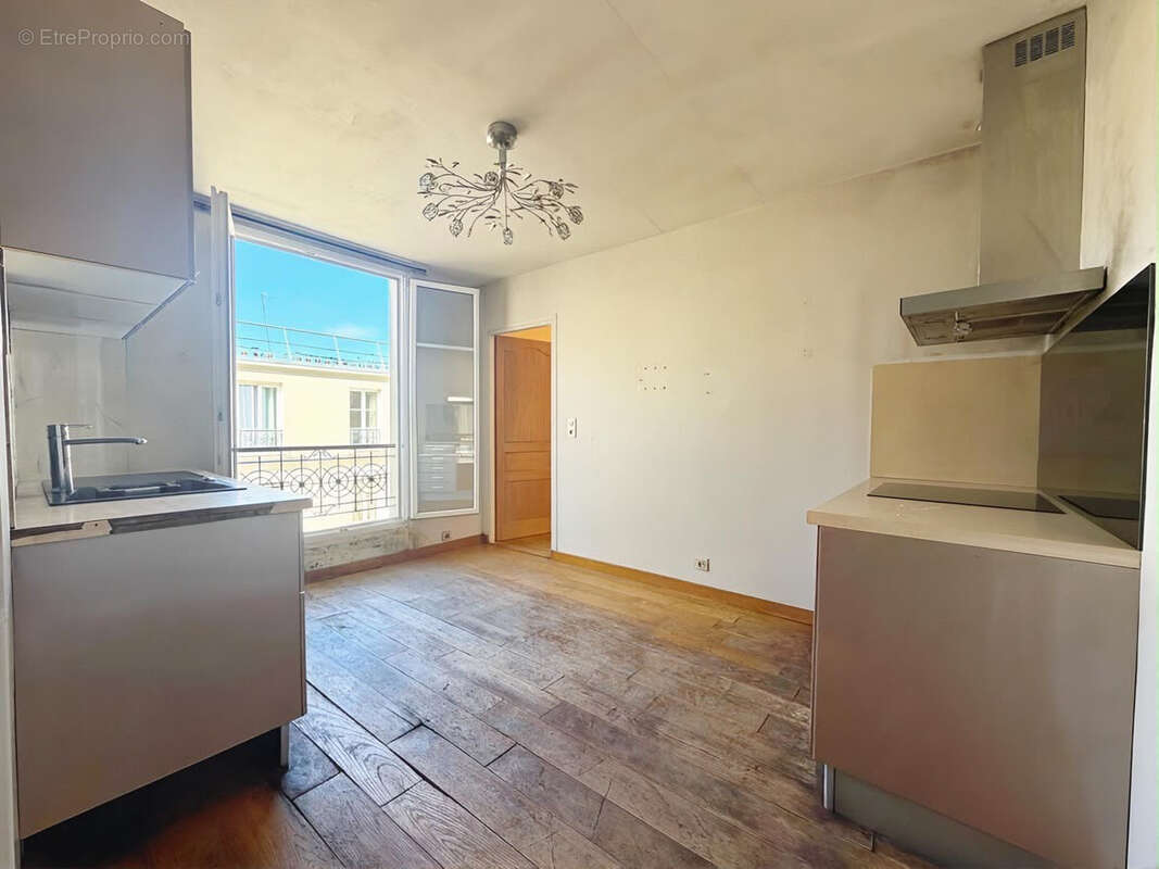 Appartement à PARIS-20E