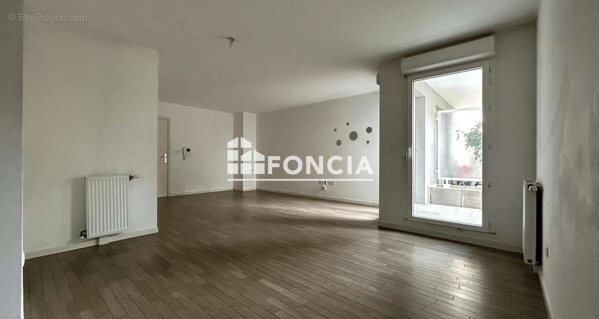 Appartement à CORBEIL-ESSONNES